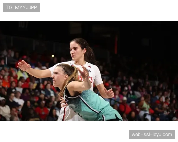 纽约自由人开放媒体日，斯图尔特、约内斯库等核心接受采访